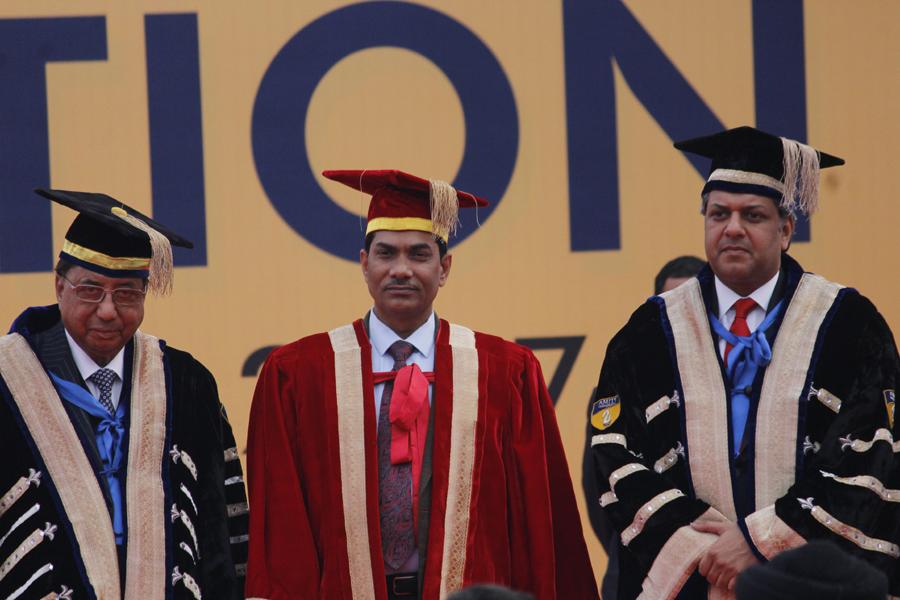 Dr. Aseem Chauhan confers Honorary Doctorate to Dr. Trilochan Mohatra, Secretary Dept of Agricultural Research and Education at Amity University Gurugram Convocation 2017