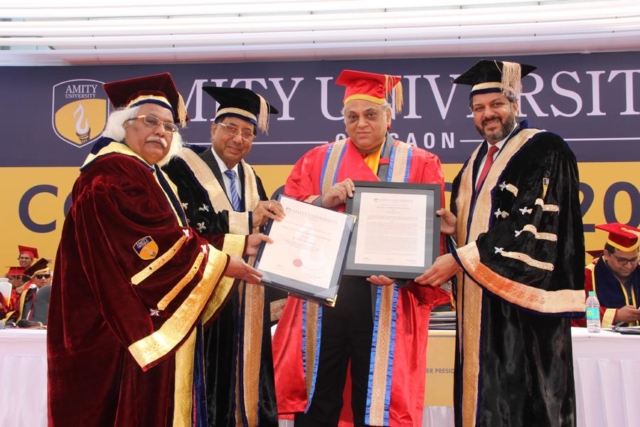 Prof. Amitabha Chattopadhyay (Scientist & Director, Centre of Cellular & Molecular Biology, Hyderabad) being felicitated by Dr. Aseem Chauhan at Amity University Gurugram Convocation 2016