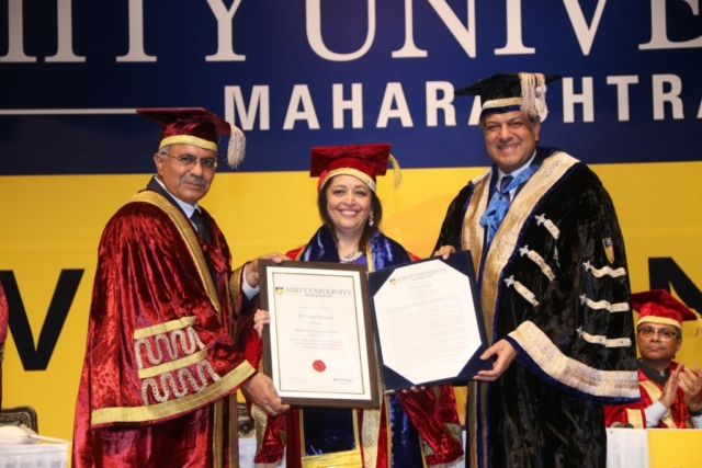 Padma Shri awardee, Dr. Swati Piramal is Vice Chairperson, Piramal Group Receiving the Doctorate from Dr. Aseem Chauhan at Amity University Mumbai Convocation 2019